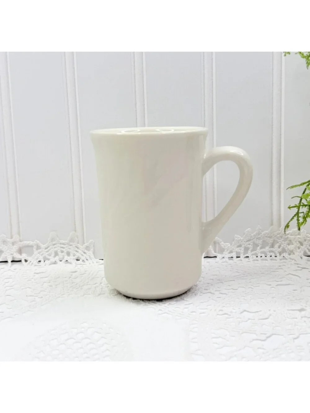 Set of 4 Tuxton Bistro Ceramic Coffee Mugs 9 oz Eggshell Restaurant Diner Cup